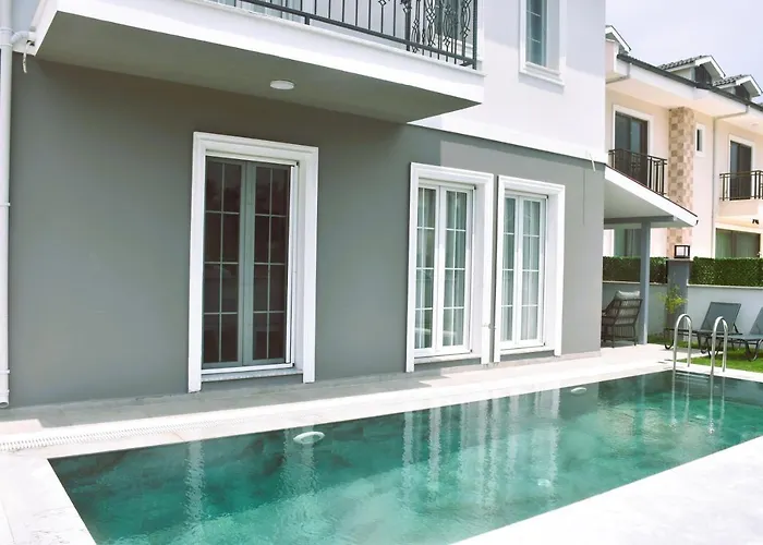4 Bedroom Ensuite Private With Swimming Pool Vilă